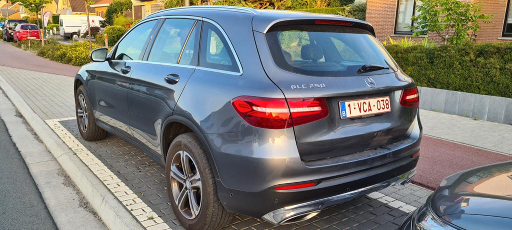 
								Mercedes-Benz GLC full									
