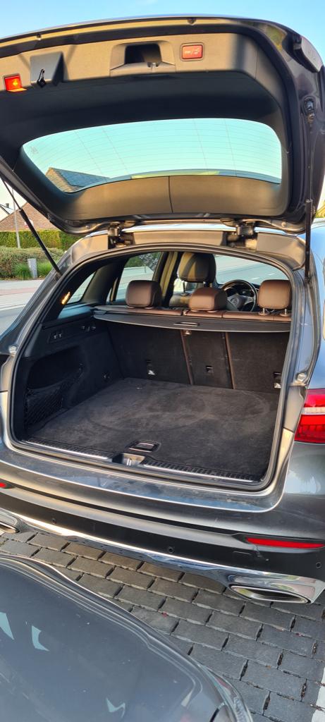 
								Mercedes-Benz GLC full									