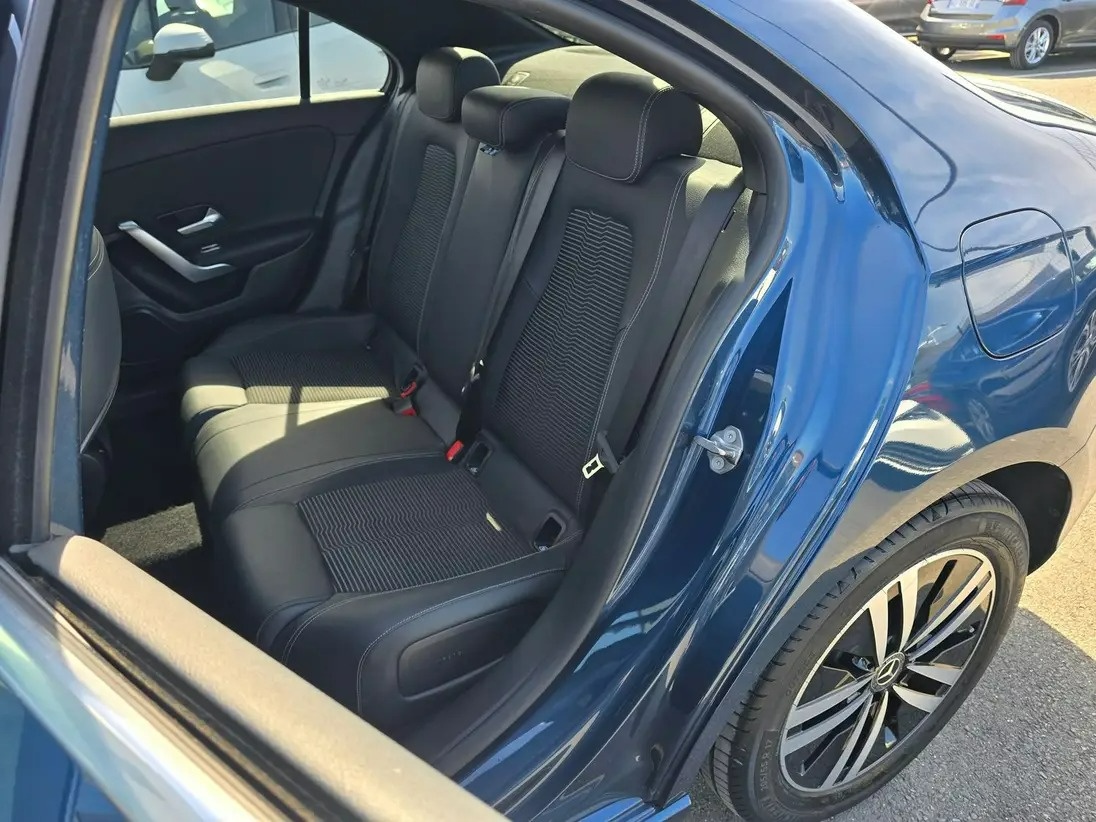 
								MERCEDES CLASSE A IV 250 E 8CV PROGRESSIVE LINE 8G-DCT full									