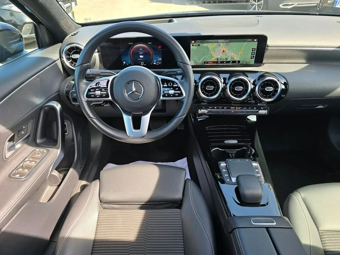 
								MERCEDES CLASSE A IV 250 E 8CV PROGRESSIVE LINE 8G-DCT full									