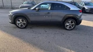 
								Mazda MX-30 Modern Confidence e-Skyactiv full									