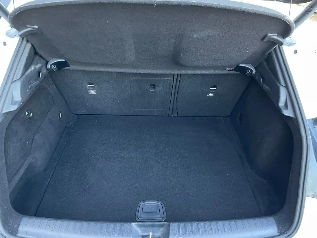 
								MERCEDES GLA (2) 180 D SENSATION 7G-DCT full									
